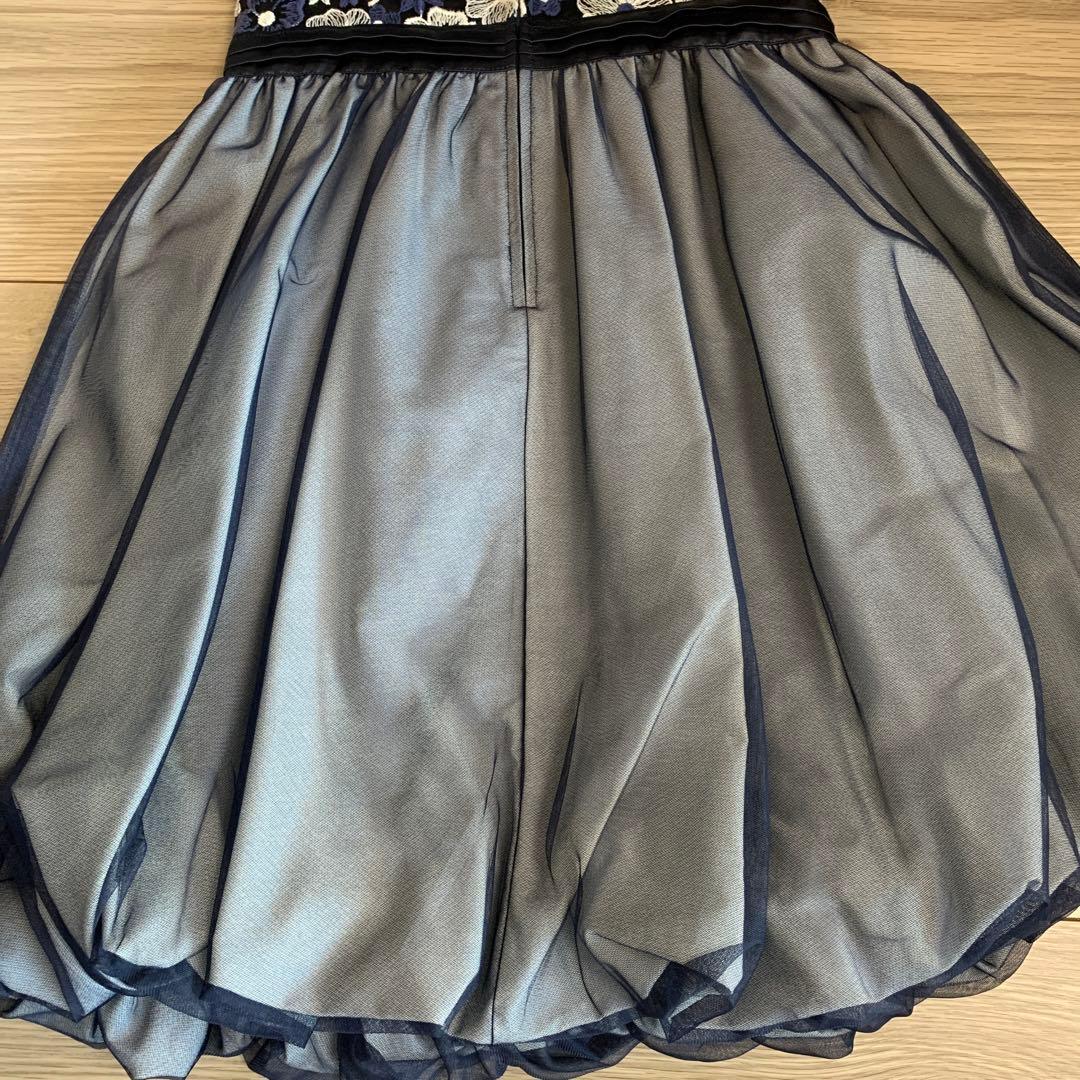 美品 組曲 KUMIKYOKU ネイビー 花柄刺繍 フリル袖 ドレス130