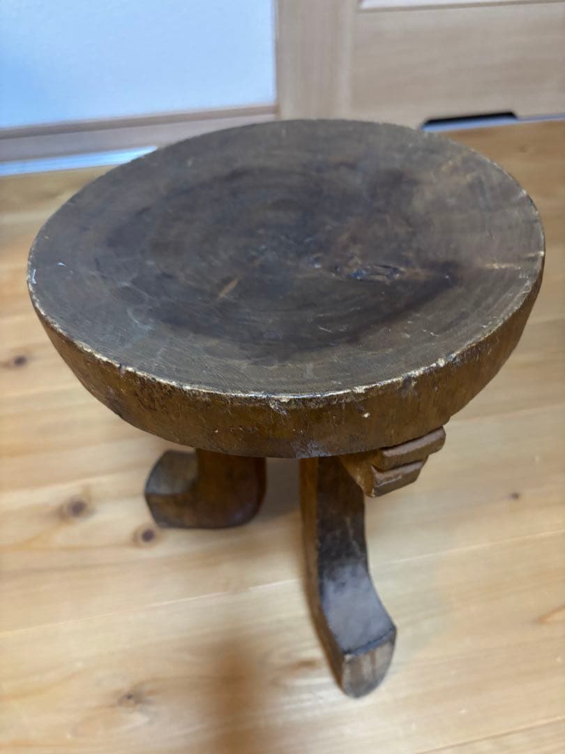 木製円形スツール 三本脚 アフリカ 丸太成形 楽天市場】スツール 丸 ウッド 木製 3本足 ブラウン [高さ49cm]送料