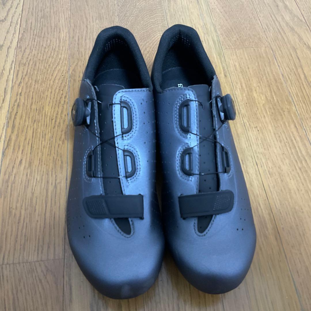 【ほぼ新品】フィジーク R5 TEMPO メタリック 44(28.35cm)