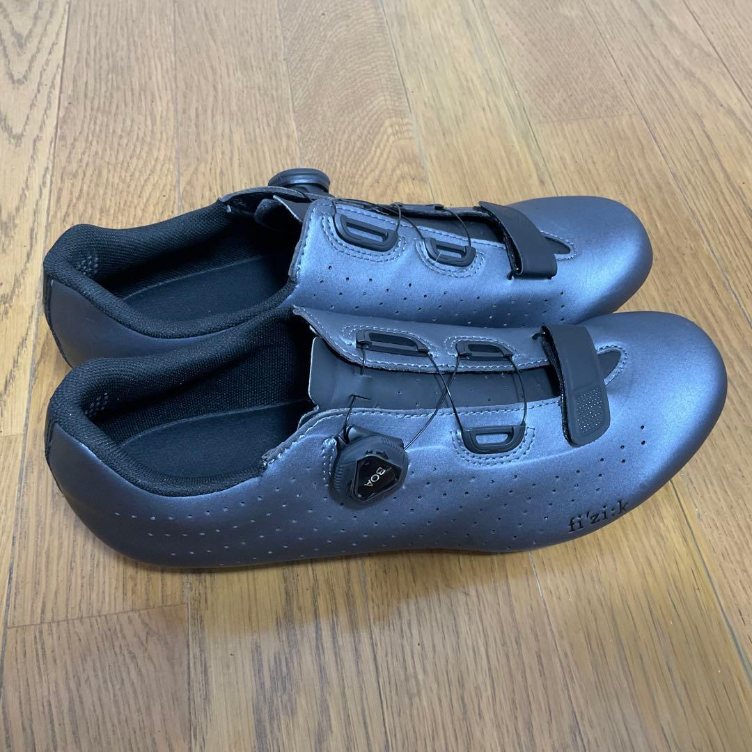 【ほぼ新品】フィジーク R5 TEMPO メタリック 44(28.35cm)