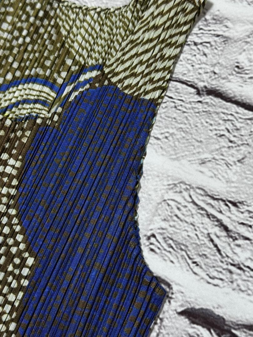 美品 プリーツプリーズ イッセイミヤケ タンクトップ w15425-1224-②