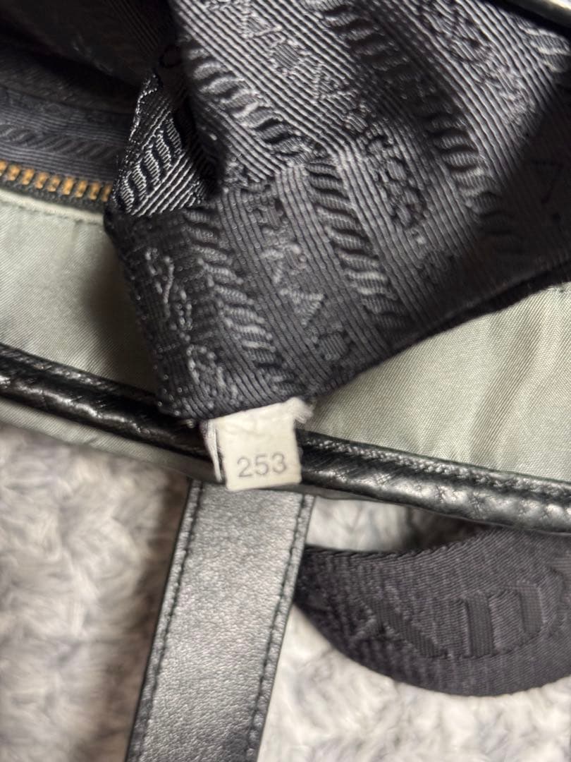 プラダ トートバッグ 2way ショルダーストラップ付 2VG064 正規品