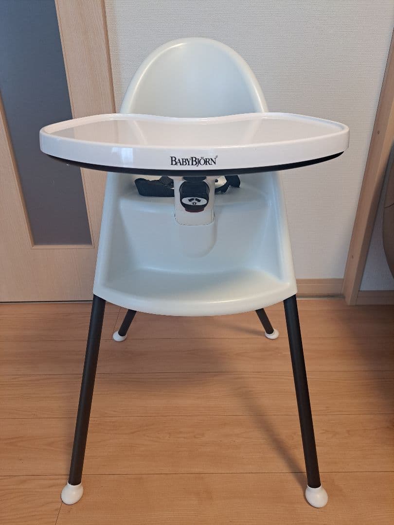【mksi】安全ベルト付！BABYBJÖRN ハイチェア　ホワイト Amazon | ベビービョルン 【日本正規品保証付】 ハイチェア (ハーネス