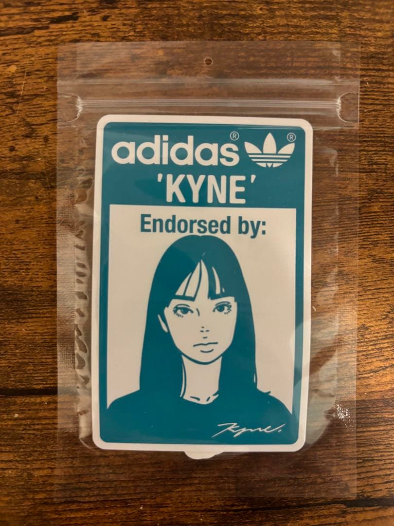 KYNE ステッカー adidas スタンスミス KYNE × adidas】STAN SMITH KYNE シルクスクリーン作品のWEB抽選販売