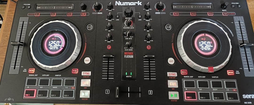 Numark MIXTRACK PLATINUM DJコントローラー　ジャンク Numark MIXTRACK PLATINUM FX と Mixtrack Pro FX | エントリーモデル