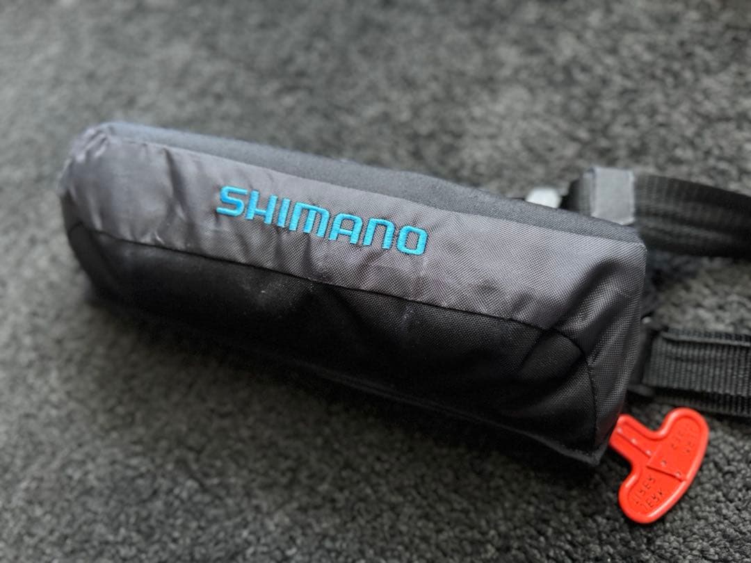 SHIMANO 釣り用ライフジャケット ブラック×ブルー シマノ ライフジャケット 自動膨張式 桜マーク付 ラフトエアジャケット