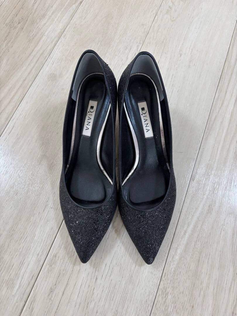 DIANA グリッターパンプス24.5cm ブラック - メルカリ