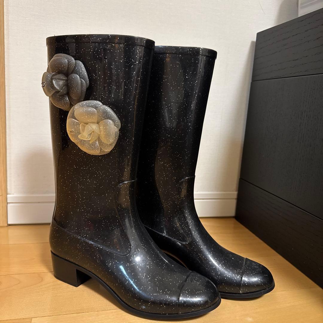 Chanel レインブーツ　37 CHANEL レインブーツ 37 - メルカリ