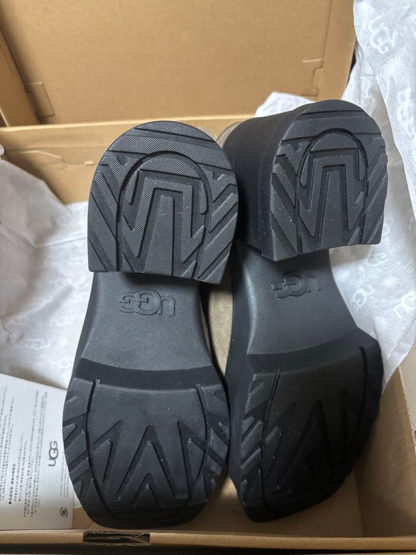 UGG モクシーチェルシー ダークブラウン 25 新品 1月末までの出品