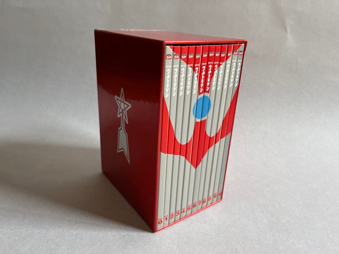 DVD ウルトラマン コレクターズBOX Amazon.co.jp: ウルトラマン コレクターズBOX : 特撮(映像), 小林昭二