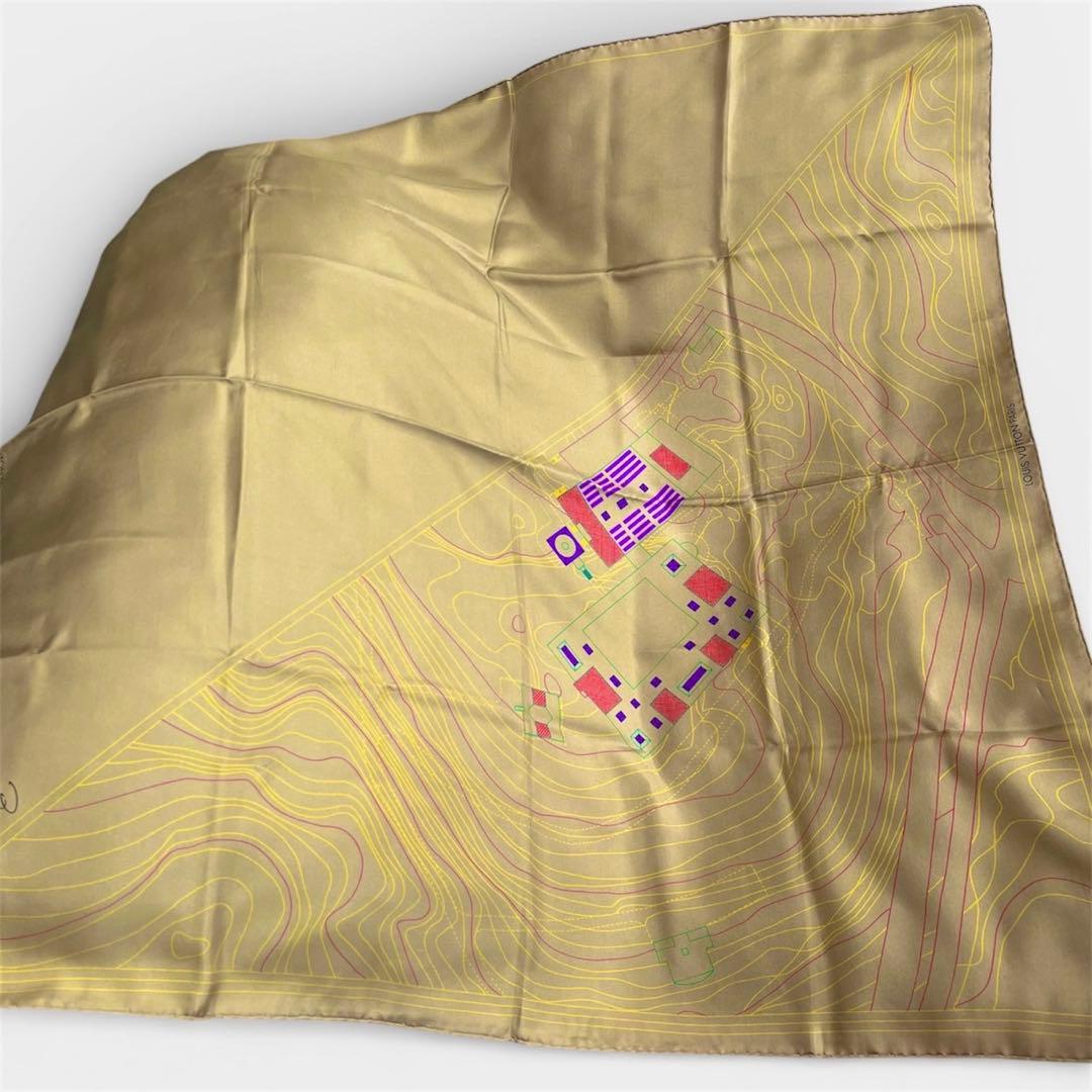 Louis Vuitton Silk スカーフ Beige 限定 - メルカリ