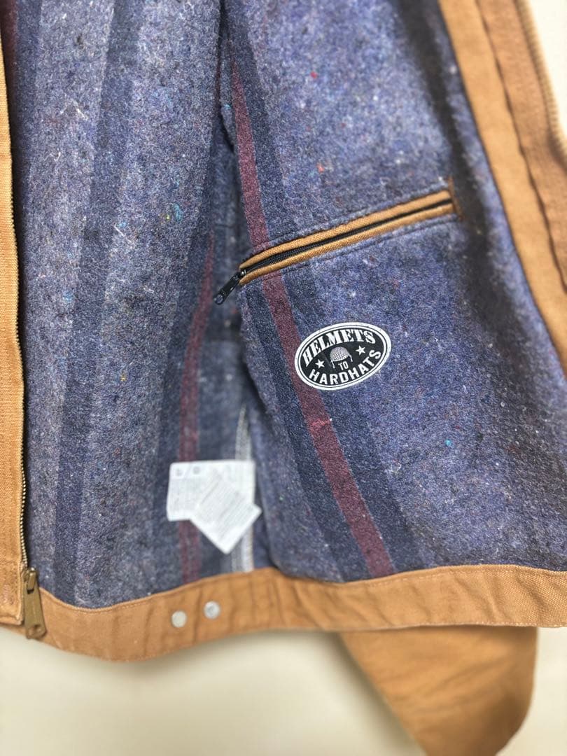 Carhartt HELMETS TO HARDHATS デトロイトジャケット - メルカリ