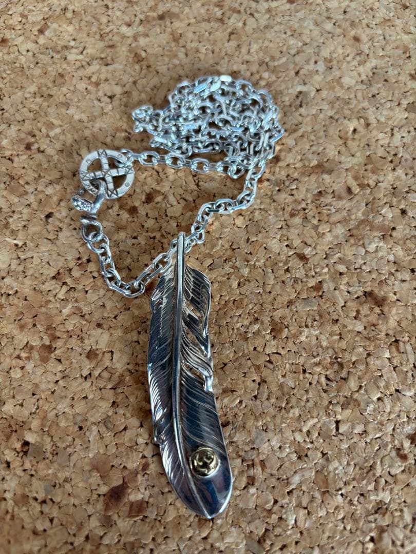 美中古】moto K18メタル付きフェザー ネックレス セット 美中古】moto K18メタル付きフェザー ネックレス セット