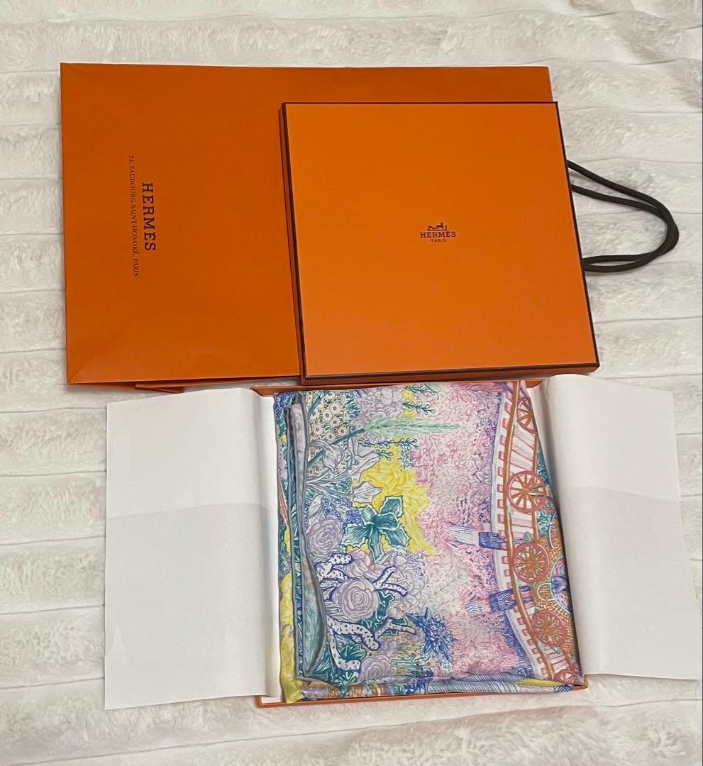 エルメス　カレ 90 《クレイジー・フォーブル》　2024