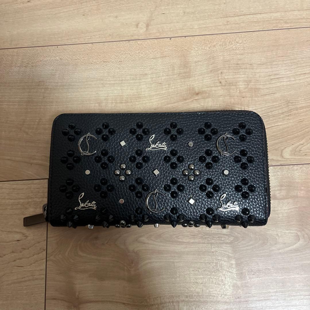Christian Louboutin スタッズ長財布 - メルカリ