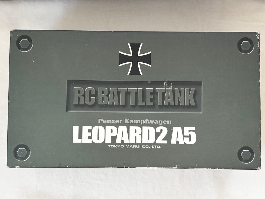 バトルタンク レオパルト2 A5 1/24スケール Amazon.co.jp: ヘンロン 2.4GHz 1/24 戦車ラジコン ドイツ レオパルト2