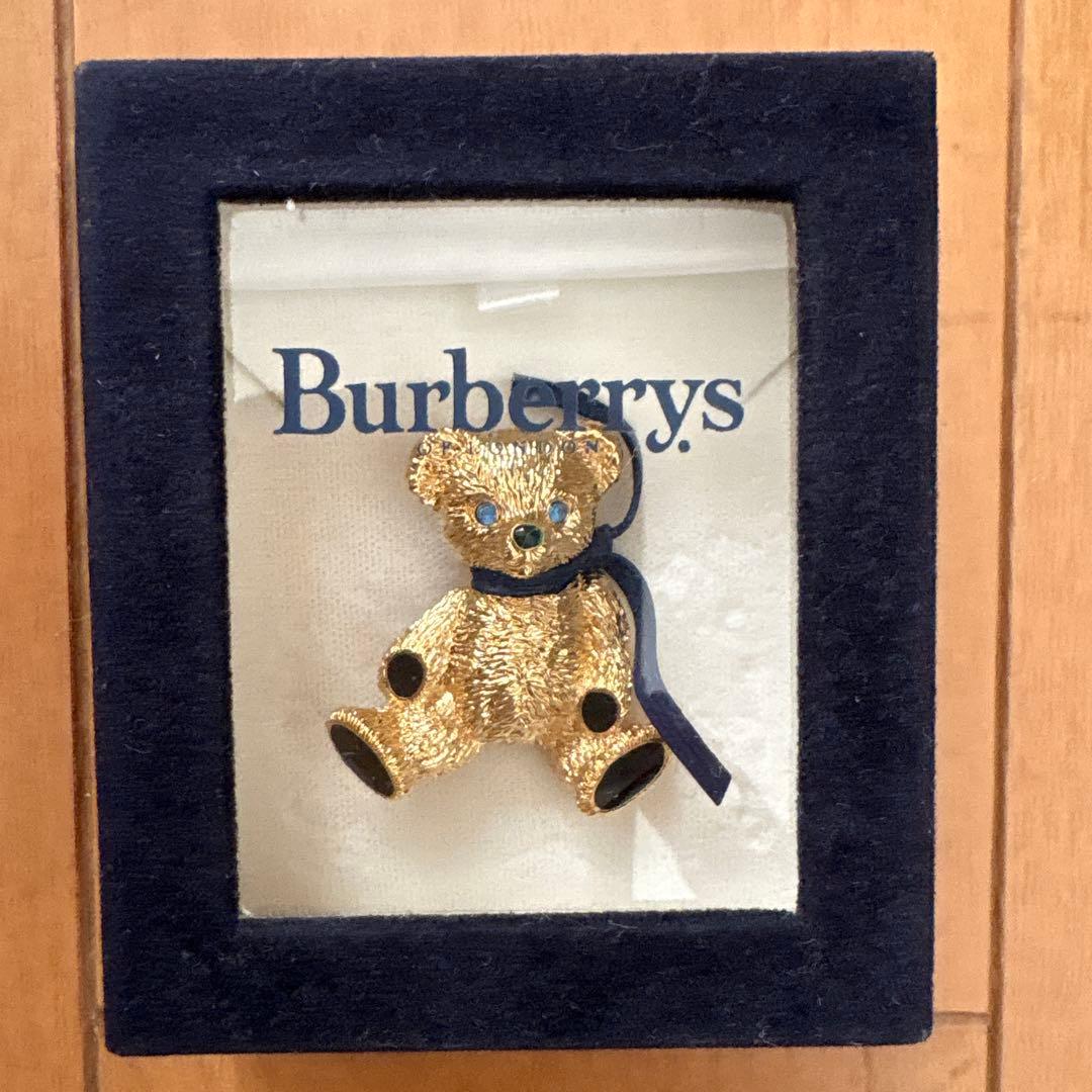 バーバリー　バッヂ　ブローチ　熊　ベア 極美品】 正規品 バーバリー ブローチ くま 熊 ベアー ノバチェック