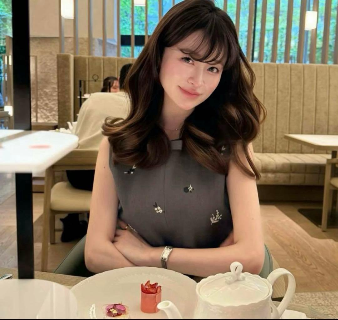 ビビィ bibiy B. GARDEN TOP ガーデントップス - メルカリ