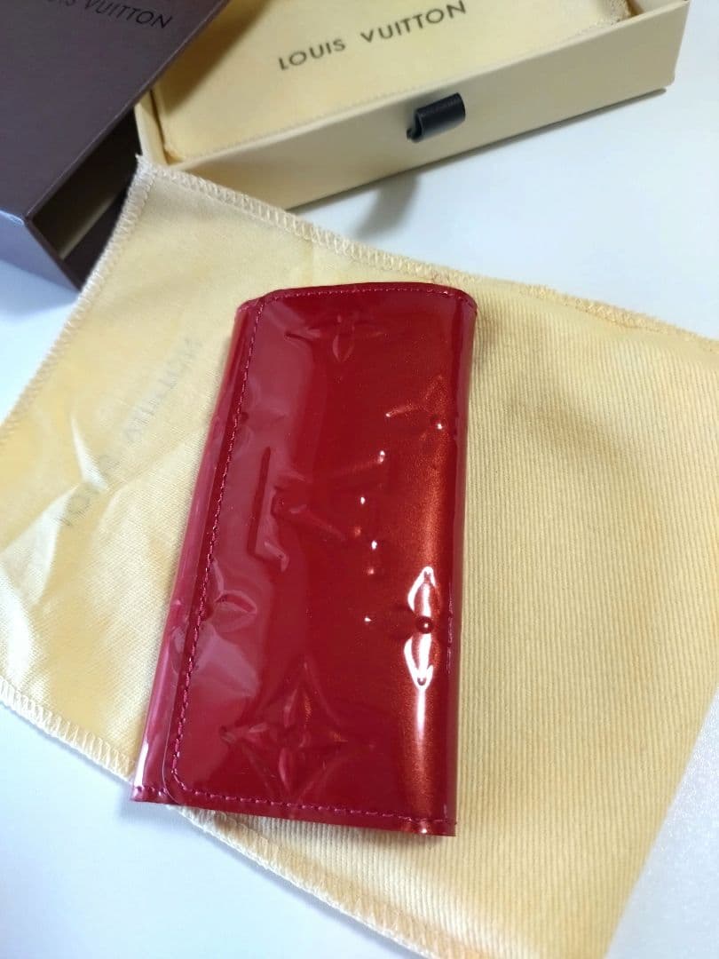 【新品・箱付】LOUIS VUITTON キーケース ミュルティクレ4 ヴェルニ LOUIS VUITTON（ルイ・ヴィトン） キーケース ミュルティクレ4 M93517