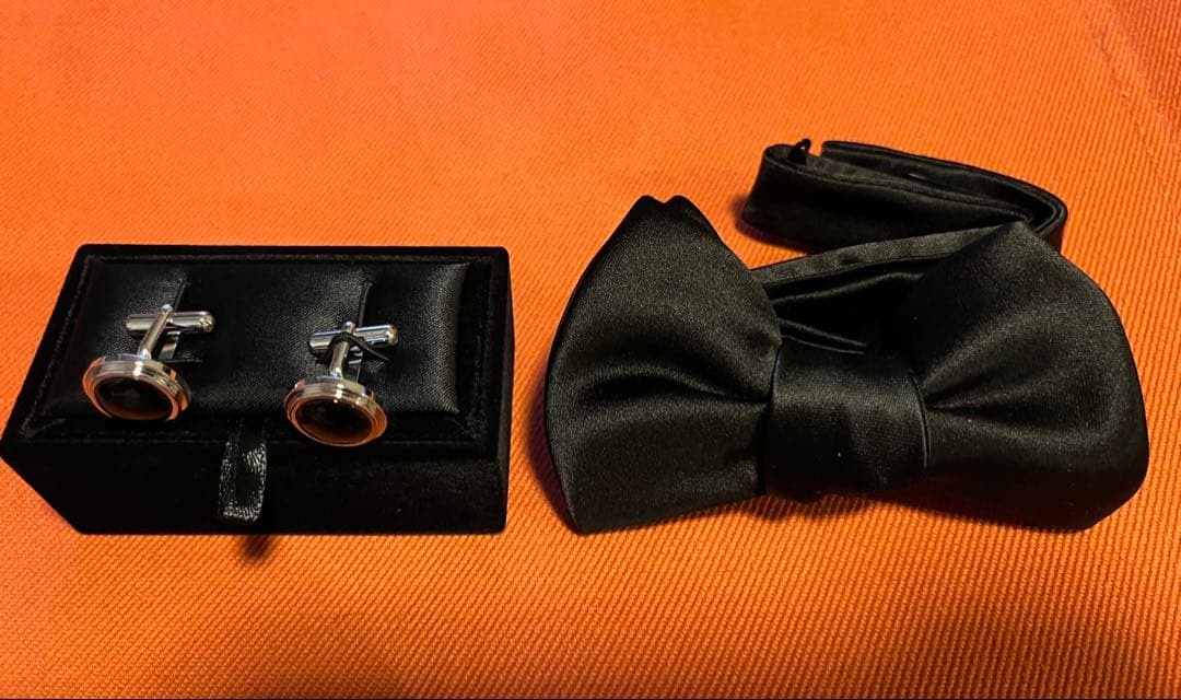 THE TREAT DRESSINGカフリンクス&蝶ネクタイセット　おまけ付き THE TREAT DRESSING ブラックボウタイ・カフリンクス - メルカリ