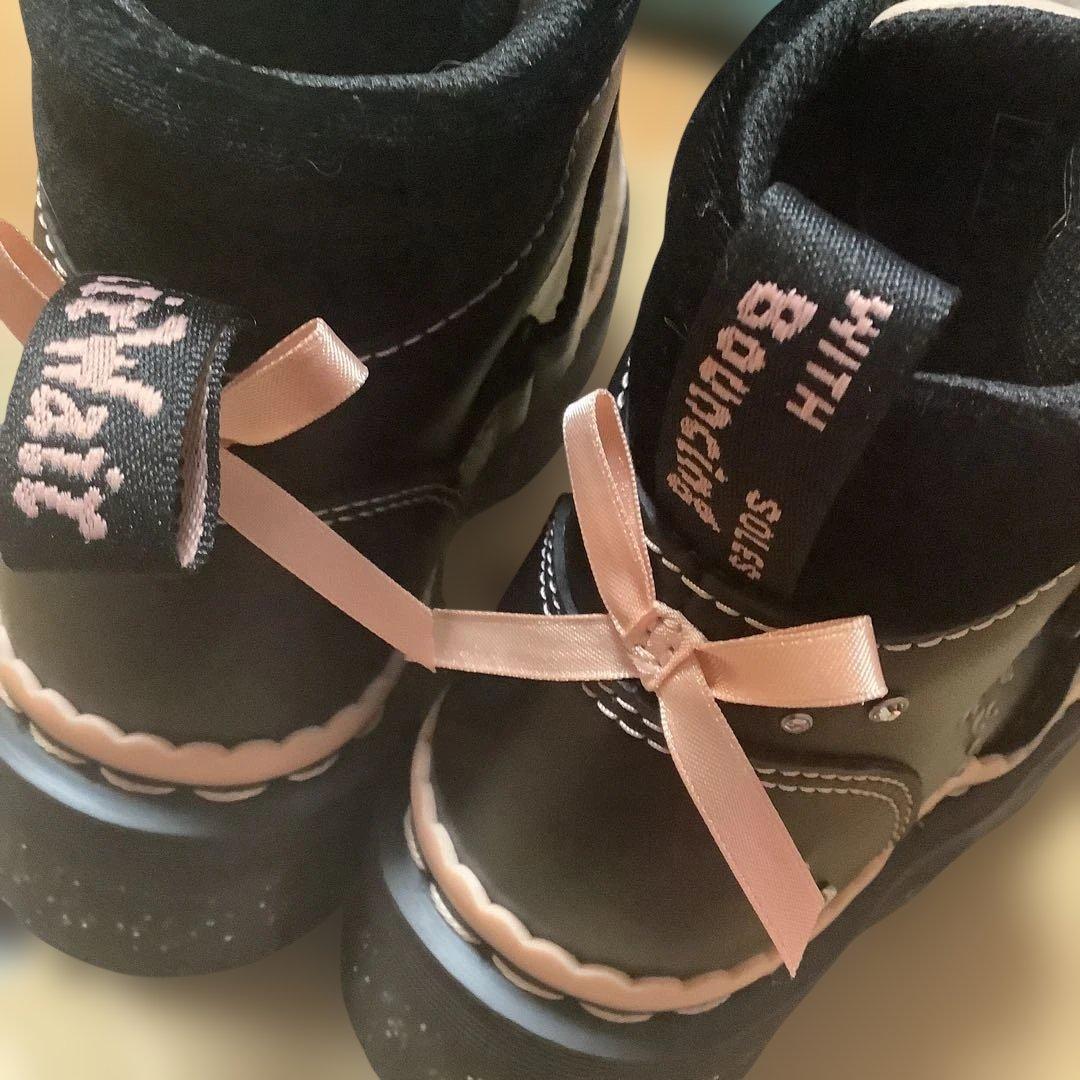 Dr. Martens バレンタイン限定品キラキラ可愛いスタッズブーツ交渉あり