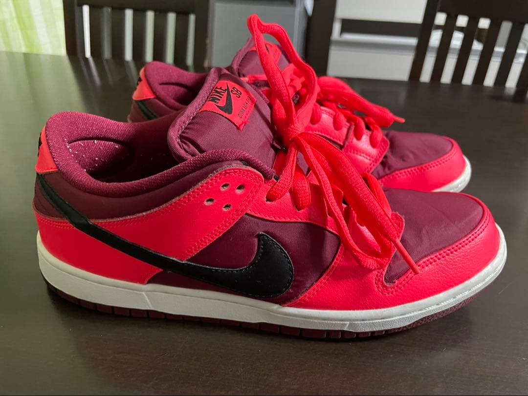 シューズ(男性用) NIKE SB DUNK LOW Laser Crimson 27.5cm