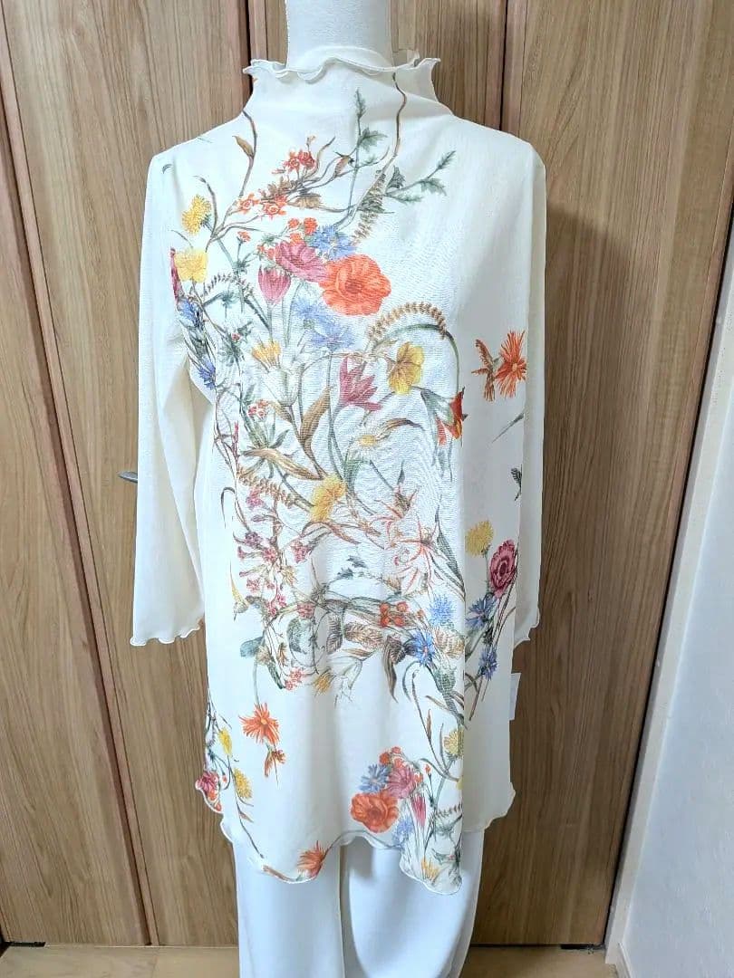 新品 【新作】 レオナール風 花柄ホワイト色ロングチュニックXLOK