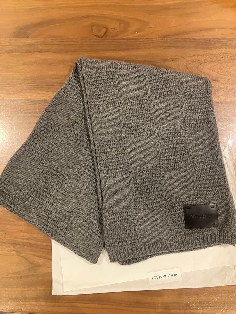 LOUIS VUITTON グレー チェック マフラー - メルカリ