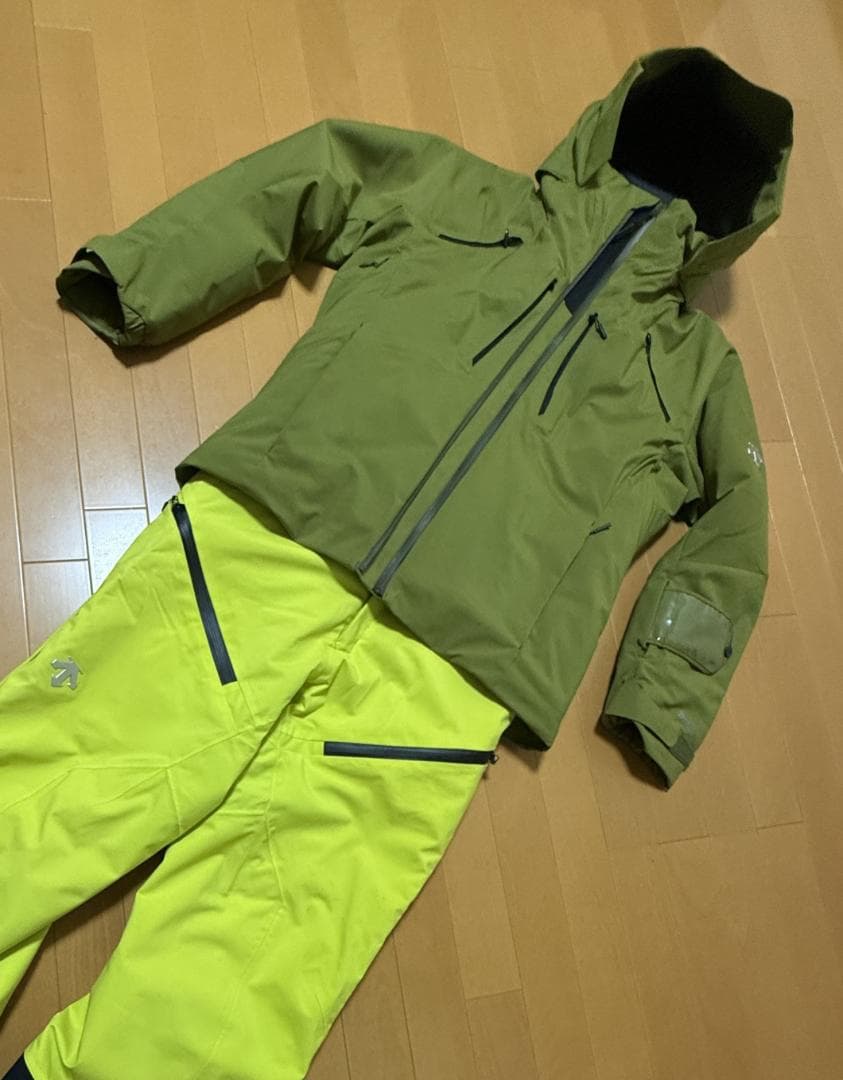 美品 デサント スキーウエアー ジャケット ＆ ビブ パンツ DESCENTE DESCENTE（デサント） 22-23 【スキーパンツ/数量限定品】 S.I.O