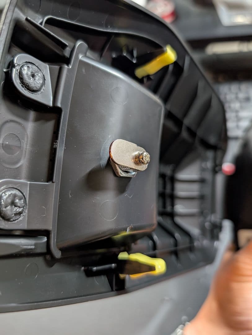 t*i様 ランクル70再再販(GDJ76W) 尿素リッドカバー 鍵付き加工 - メルカリ