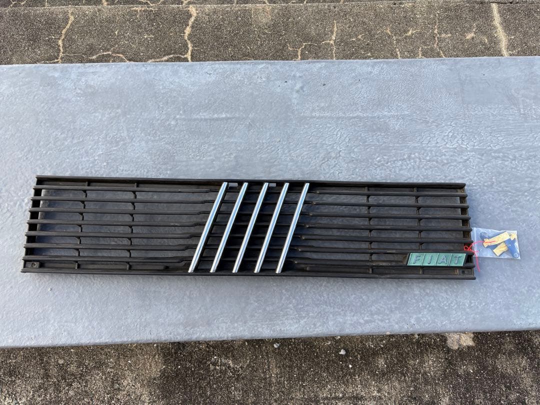 フィアットパンダ　141フロントグリル　前期　ステー付属　FIAT PANDA 2026年最新】フィアットパンダ141の人気アイテム - メルカリ