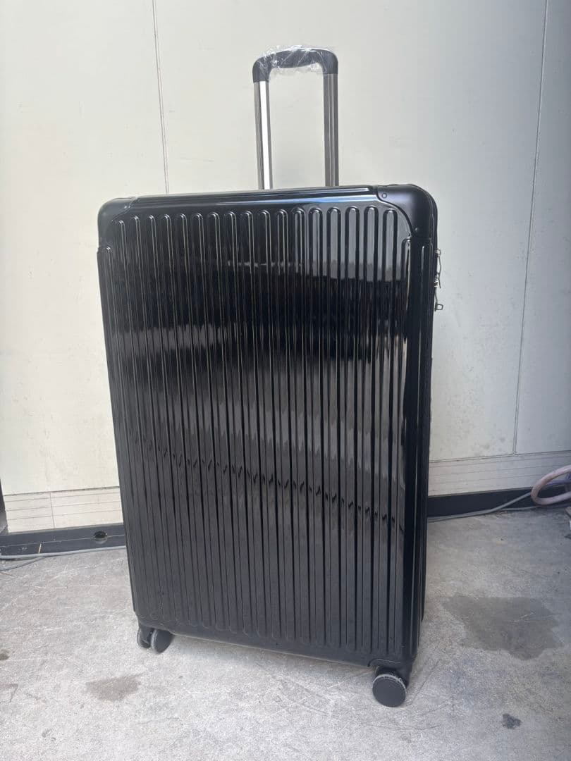 大容量150L TSAロック付スーツケース鏡面加工 黒色 最大容量195L 軽量