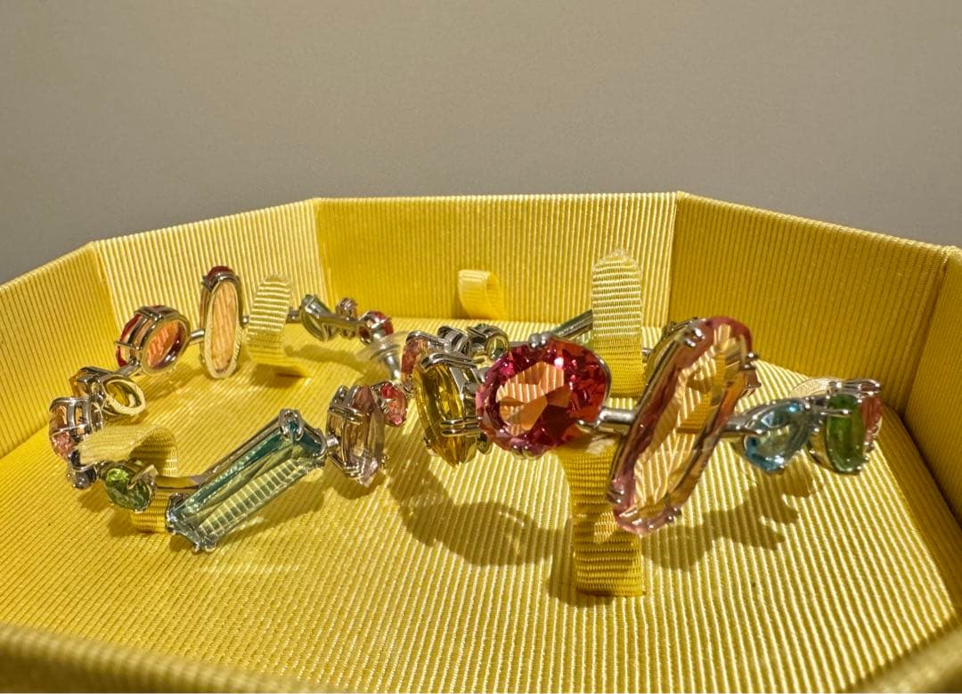 け*授様 スワロフスキー gema フープ ピアス マルチカラー - メルカリ