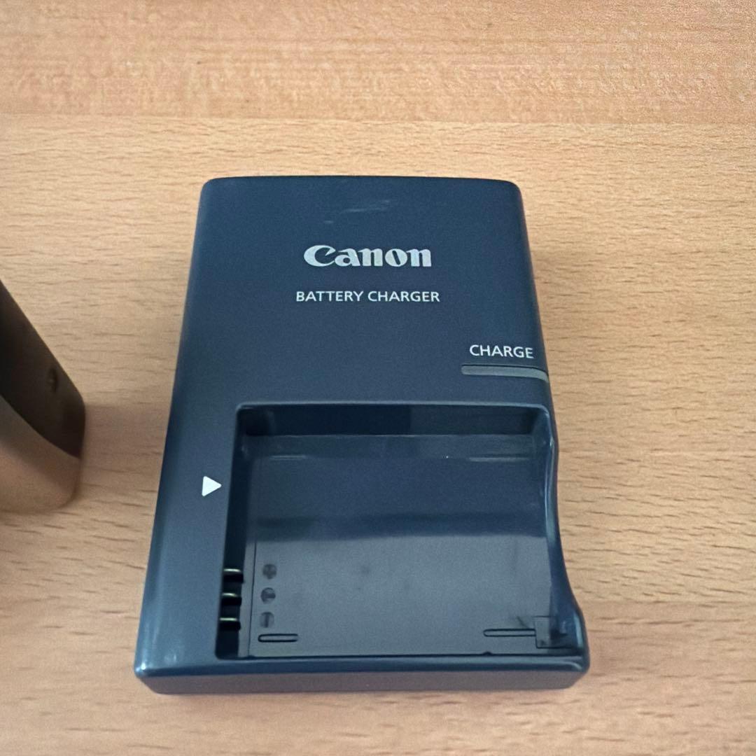 IXY Digital 920 IS 充電器、レザーケース付き - メルカリ