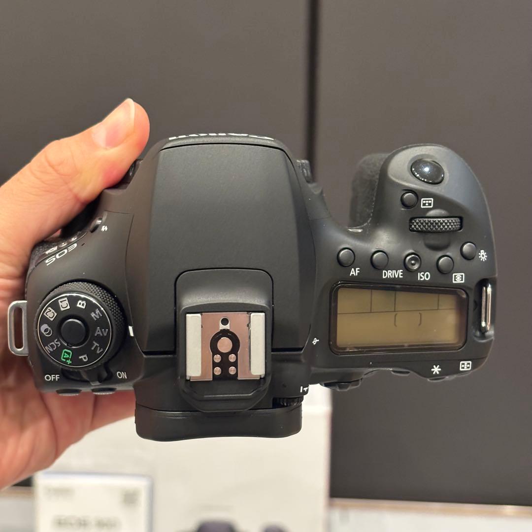 極美品】Canon EOS 90D ボディ ショット数2000未満 - メルカリ