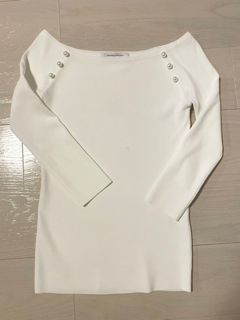 み*ー様 【新品】BORDERS at BALCONY パールオフショルダートッ - メルカリ