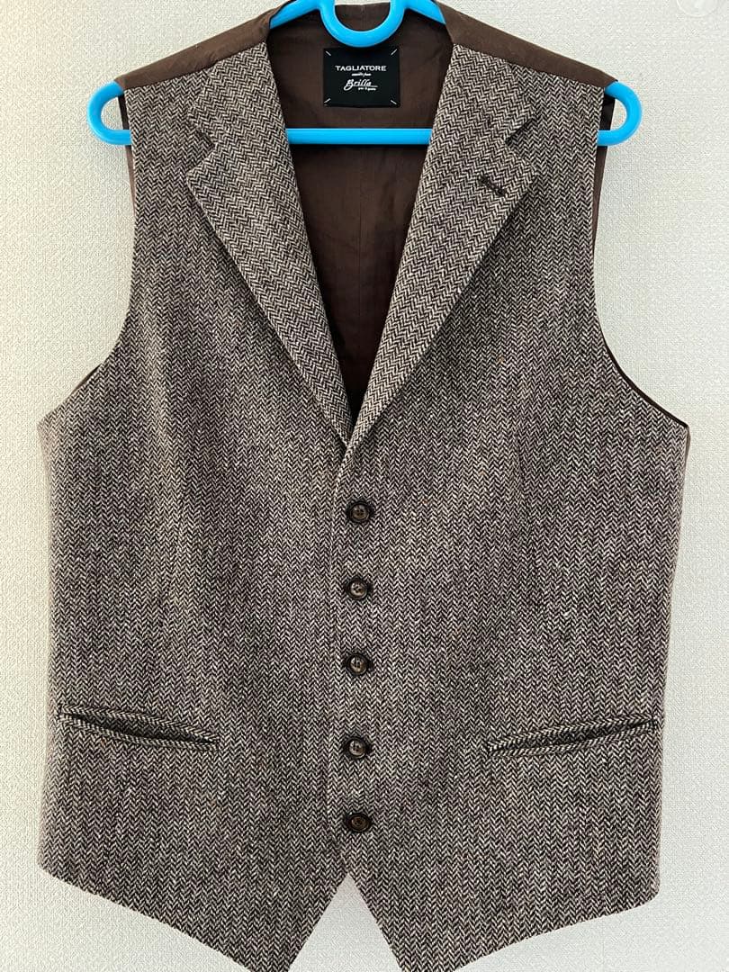 TAGLIATORE ツイード ヘリンボーン ベスト　48 TAGLIATORE ツイード ヘリンボーン ベスト 48 - メルカリ TAGLIATORE