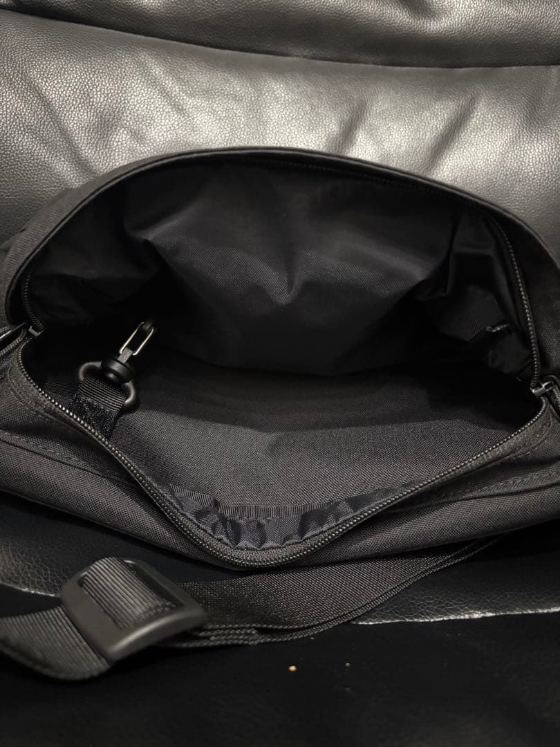 ほぼ未使用 Supreme Messenger Bag \"Black\"