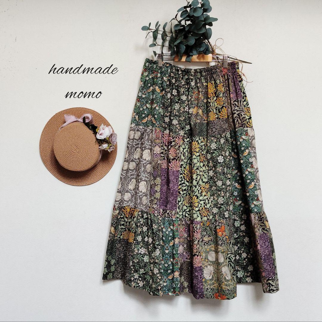 handmadeウィリアムモリス生地パッチワーク ティアードスカートfree　A handmadeウィリアムモリスパッチワークティアードスカートfree紺
