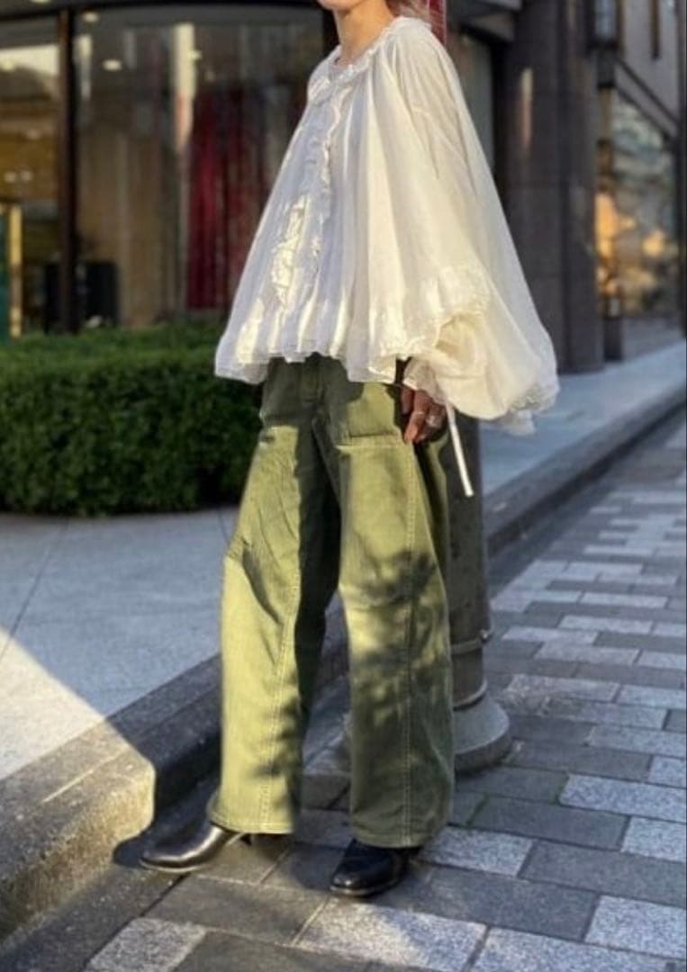 TORI-TO フリルブラック(センターフリル、襟フリル無し) TORI-TO フリルブラック(センターフリル、襟フリル無し)