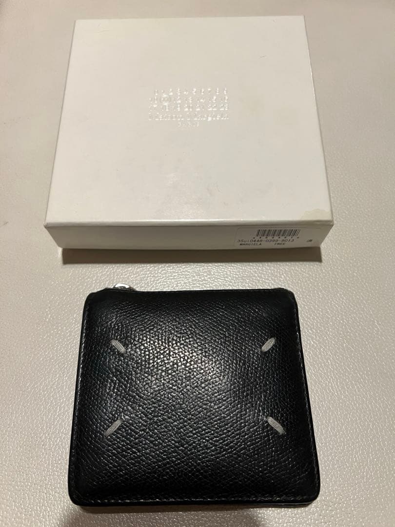 【美品】Maison Margiela メゾンマルジェラ　ブラック 二つ折り財布 Maison Margiela（メゾンマルジェラ） 二つ折り財布 コンパクト財布