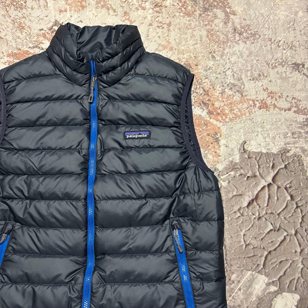 極美品 patagonia パタゴニア ダウンベスト ネイビー フェザー S 中古・古着通販】Patagonia (パタゴニア) ダウンベスト ネイビー