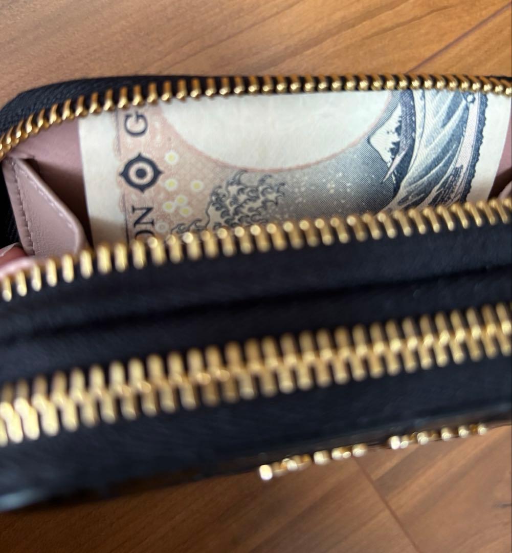 《新品》miumiuカードケース