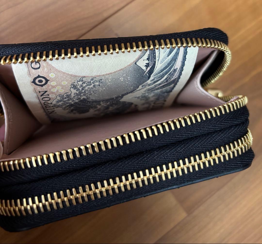 《新品》miumiuカードケース