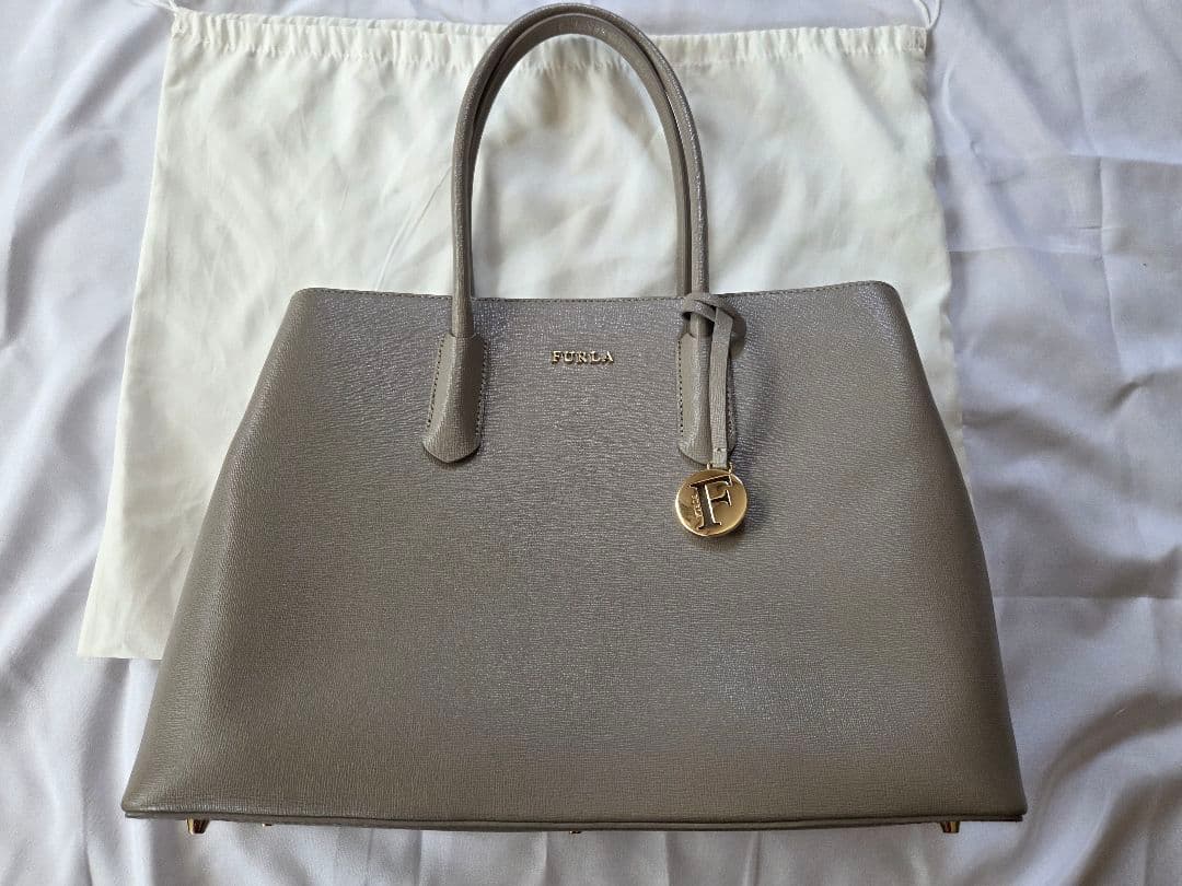 FURLA　フルラ　トートバッグ FURLA（フルラ） トートバッグ VITTORIA L TOTE ヴィットリア グレイン