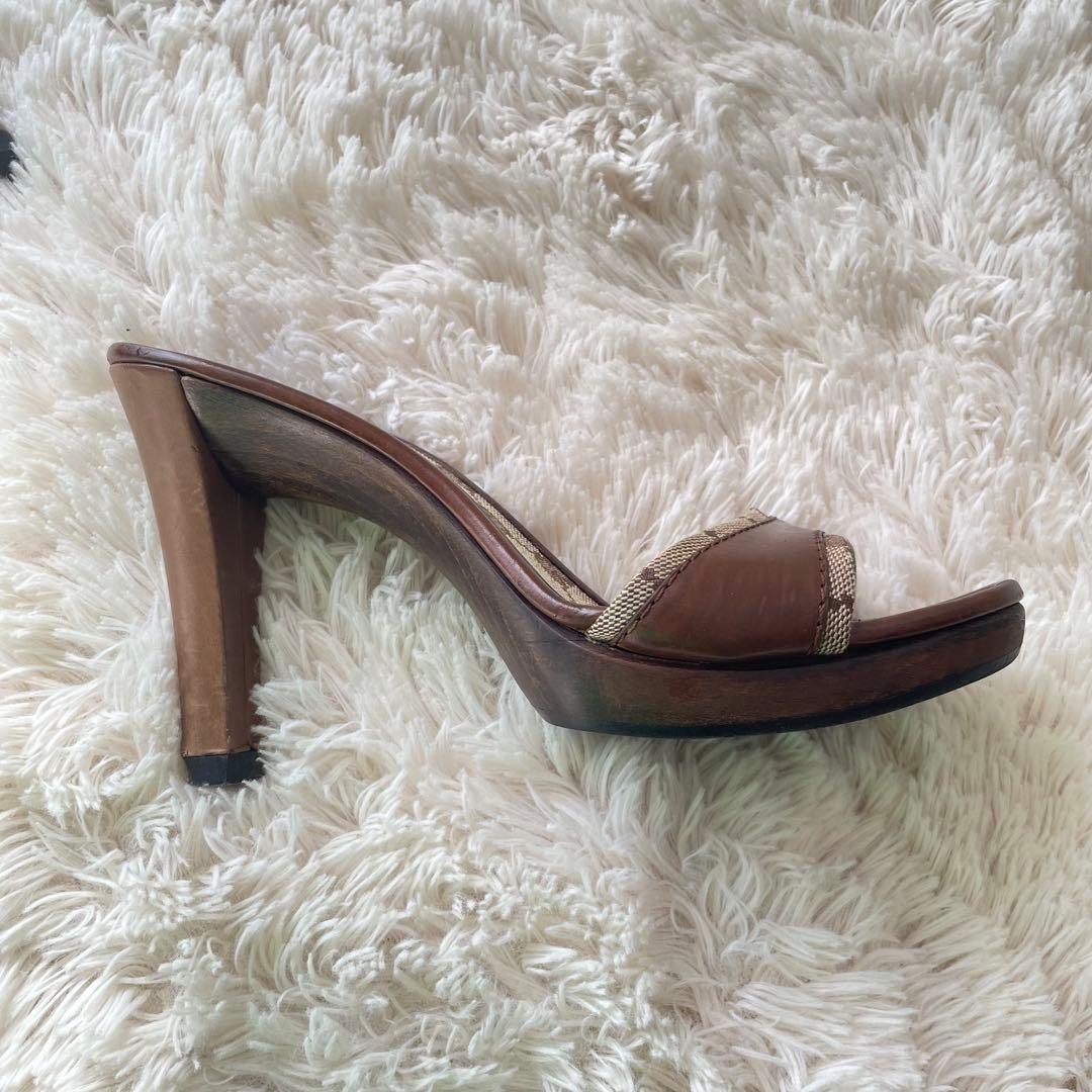 超美品 グッチ 23.5cm ミュールサンダル GG柄 キャンバス　シグネチャー