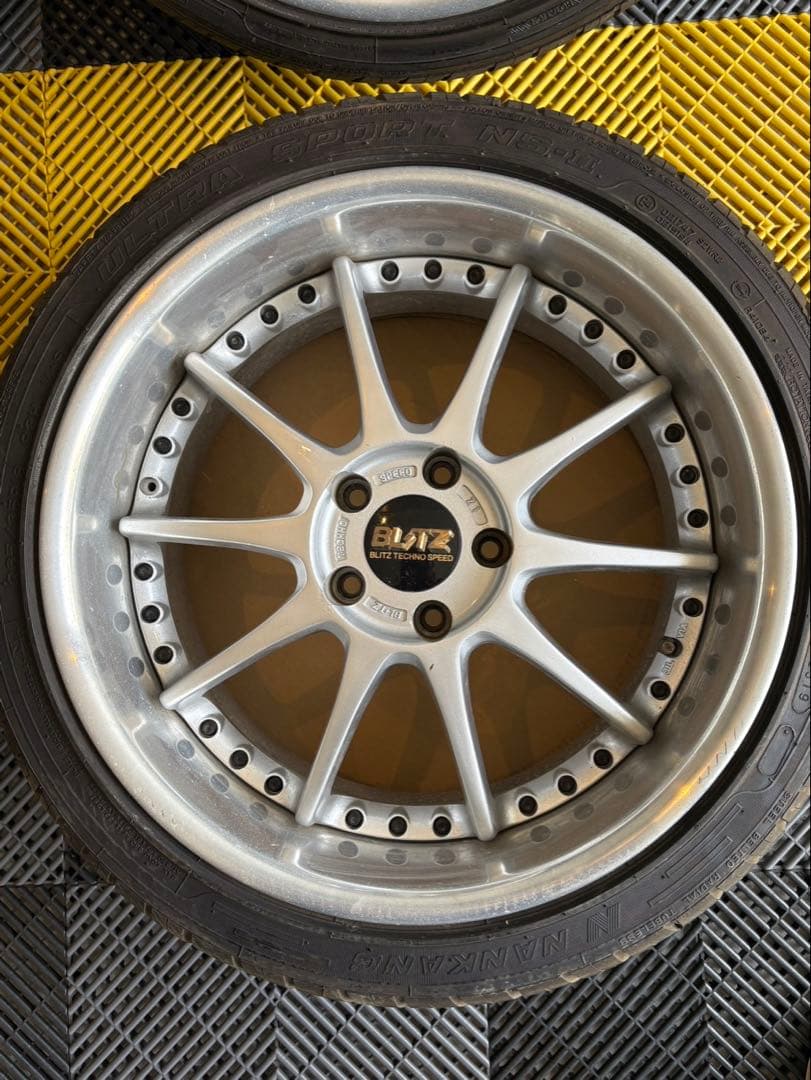 BLITZテクノスピードz1 18インチ8.5J +35 9.5J +38
