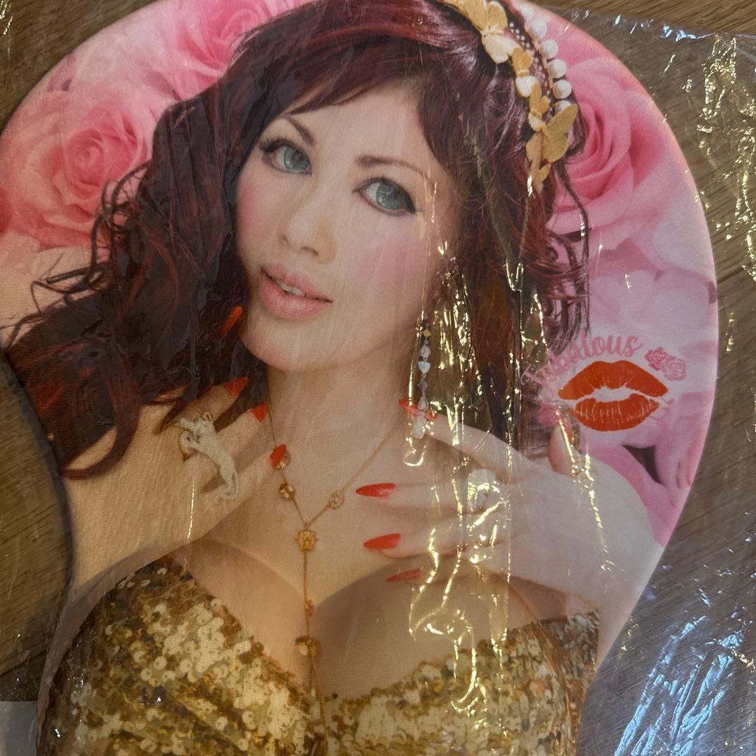 叶姉妹 マウスパッド DMMオンクレ限定 叶恭子 - メルカリ