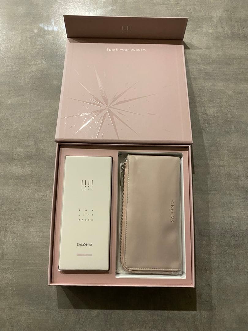 新品未開封】SALONIA EMSリフトブラシ ピンク ギフトBOX - メルカリ