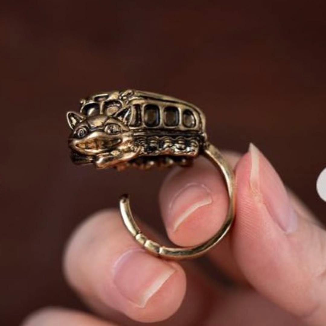 となりのトトロ 12月限定特価ネコバスリング - メルカリ